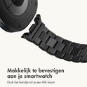 Makkelijk te bevestigen aan je smartwatch, druk tot je een klik hoort.