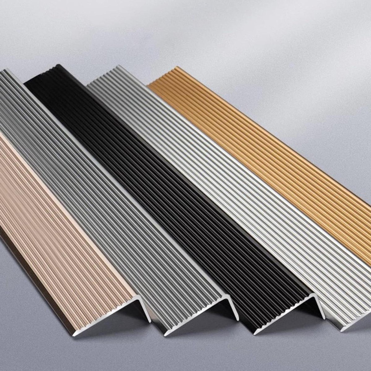 Trapneusprofiel - Traptrede Profiel - Trap Rand Bescherming - Antislip Oppervlak - 50x30MM - Zwart