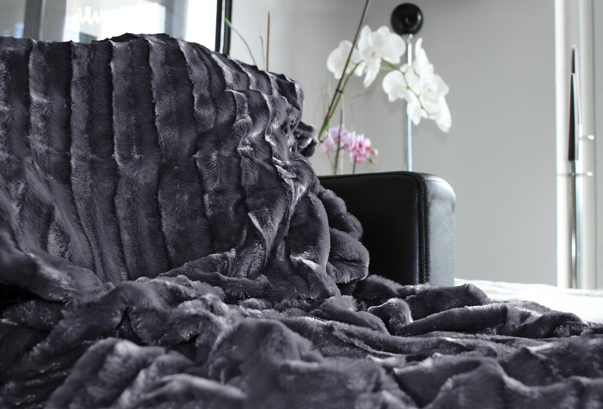 Omgoods - Luxe Faux Fur Deken van 150x200cm - Warm en Zacht voor Bank en Bed - Anthraciet