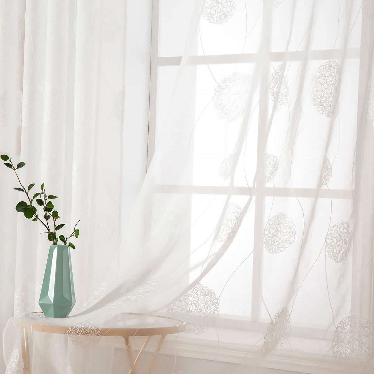Omgoods - Tulle Gordijnen met Borduurpatroon - Set van 2, 140 x 260 cm
