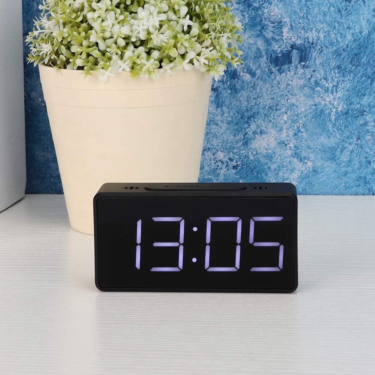 SnelShoppen - Tafelklok met USB-kabel en Sluimerfunctie LED Alarmklok voor Thuis, School, Slaapkamer, Leraar (Zwart)
