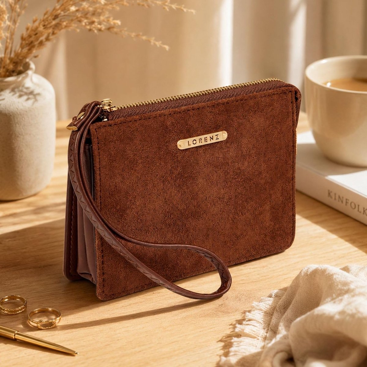 handtas faux suède 14,2 x 9,5 cm - ritssluiting - afneembare polsband - veilige RFID bescherming - ShopVlot