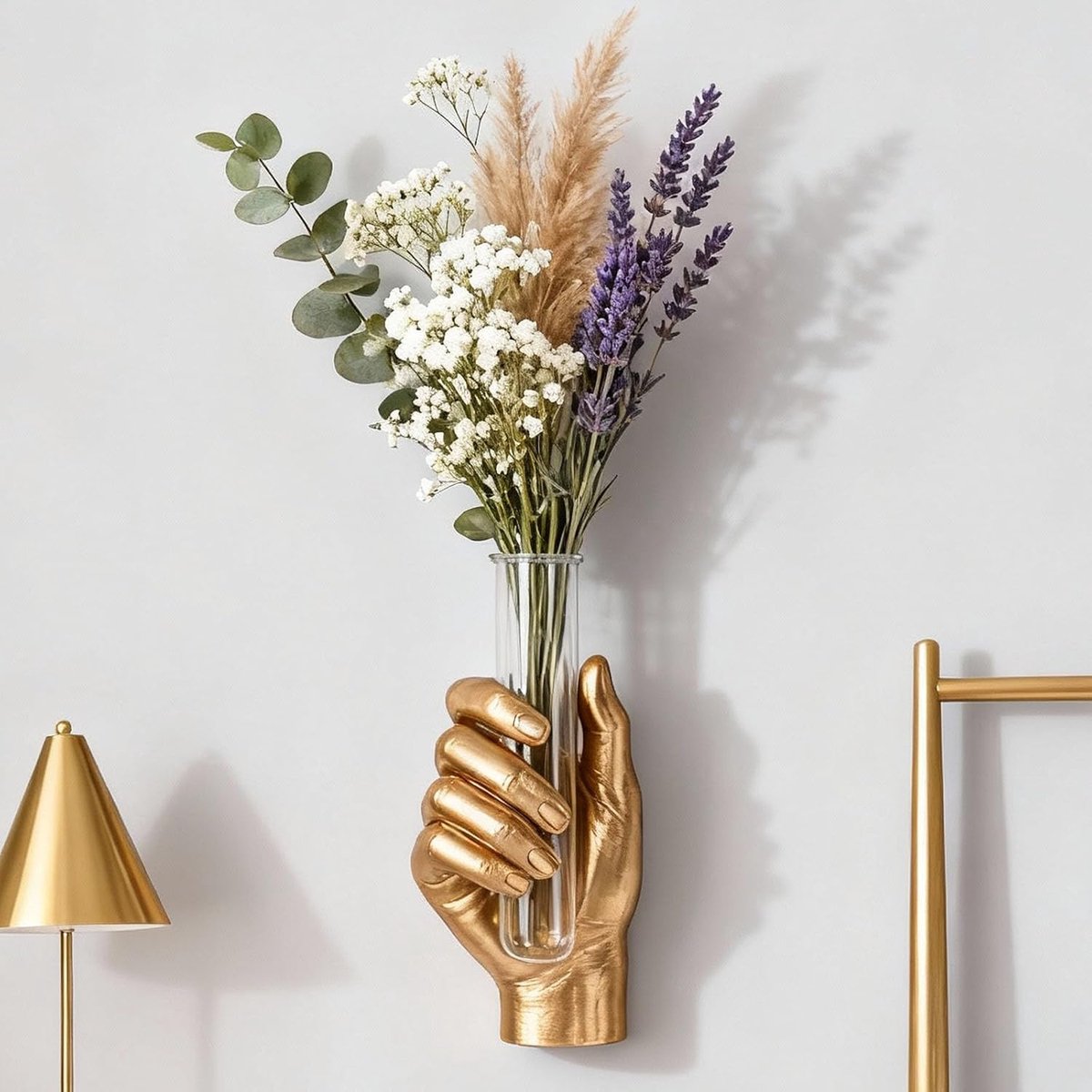 Wandhandvaas - Levensgroot - Gouden resin met glazen testbuis - Unieke wanddecoratie voor binnen en buiten - SnelShoppen