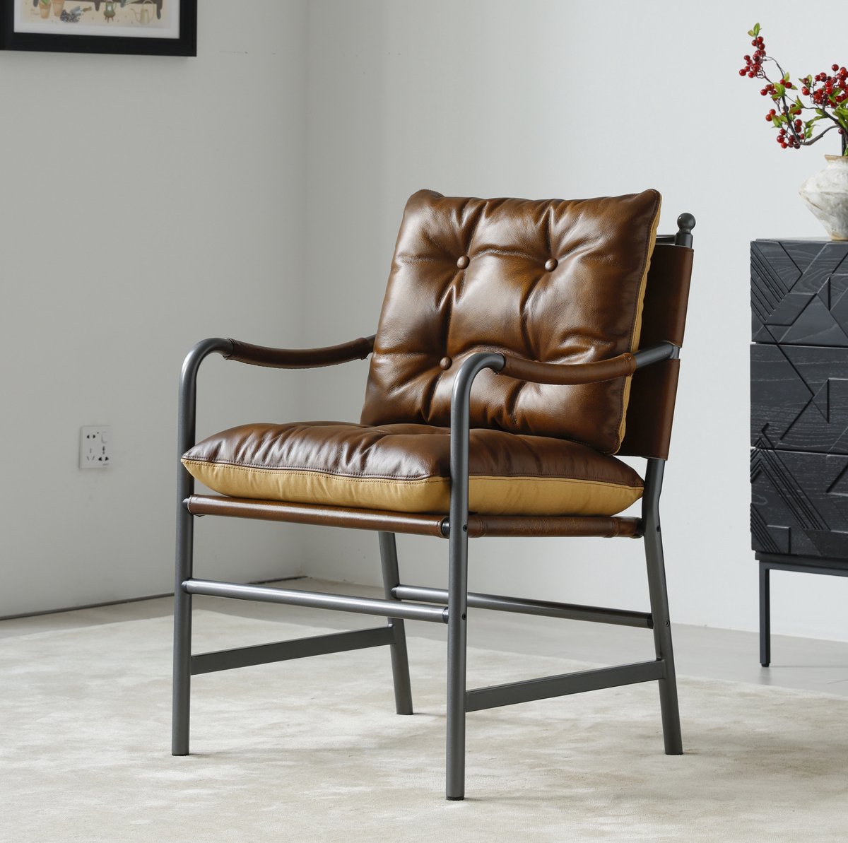 HAUSS SPOLE Fauteuil - Mid Century Modern Leren Fauteuil - Met Armleuningen En Knopenrug - Voor Woonkamer En Slaapkamer - Metaal Bruin