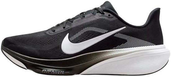 Zwarte Nike Pegasus 42 heren hardloopschoen met witte swoosh en witte zool. Tekst 'AIR ZOOM FULL LENGTH'.