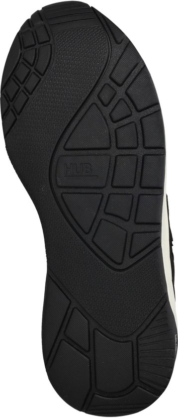 Zwarte sneakerzool met een profielpatroon en het HUB-logo.