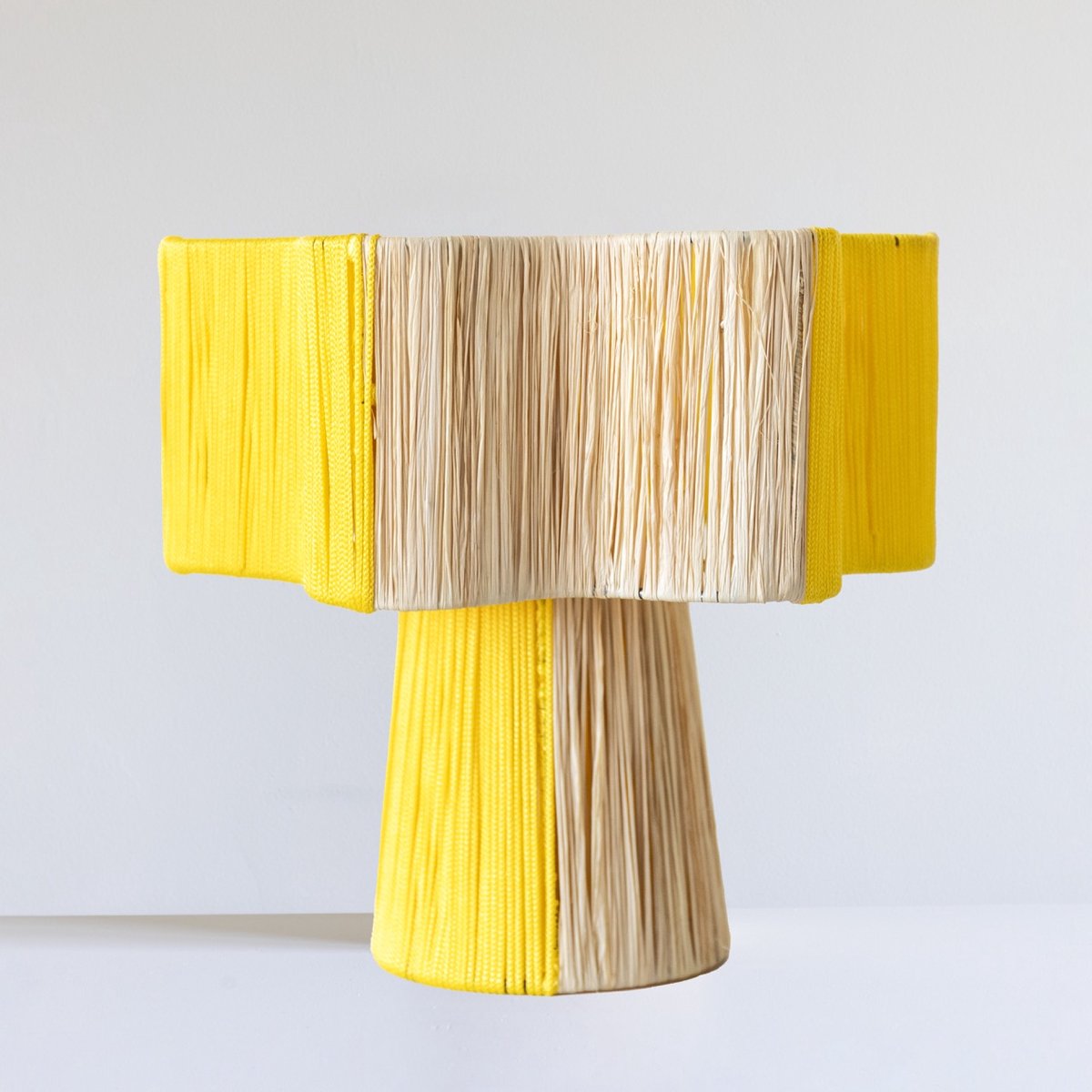 Tafellamp Geel – Bloemvorm - Raffia & Touw - Handmade - Marrakech