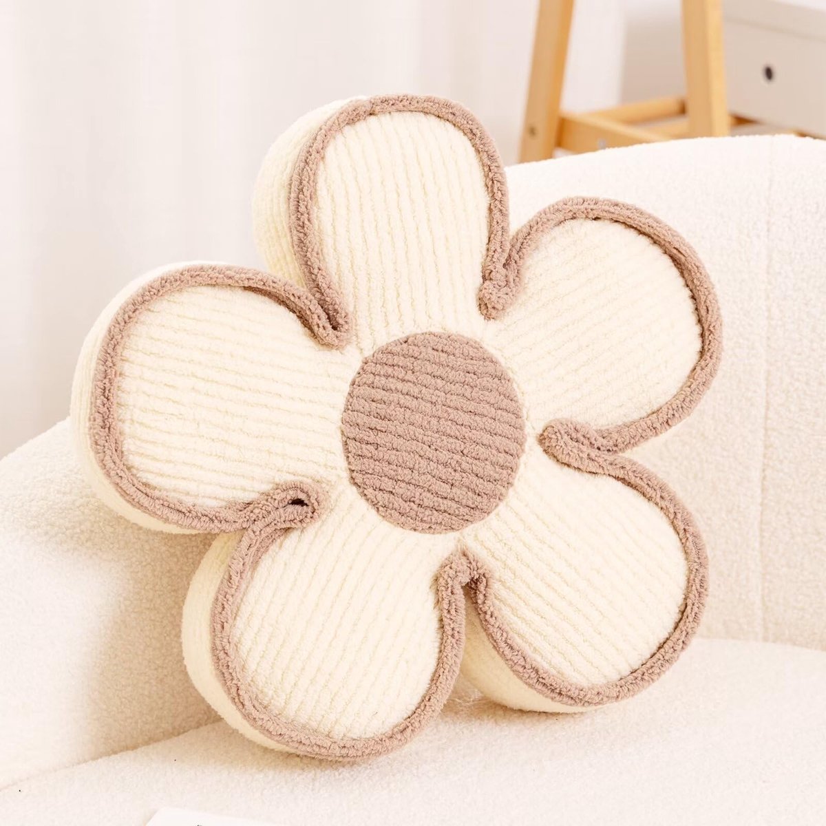 SnelShoppen - Zacht Bloemkussen 33,7 cm - Bloemvormig Vloerkussen - Decoratief Sierkussen - Pluche Zitkussen voor Bank of Bed - Ivoor - Perfect voor B