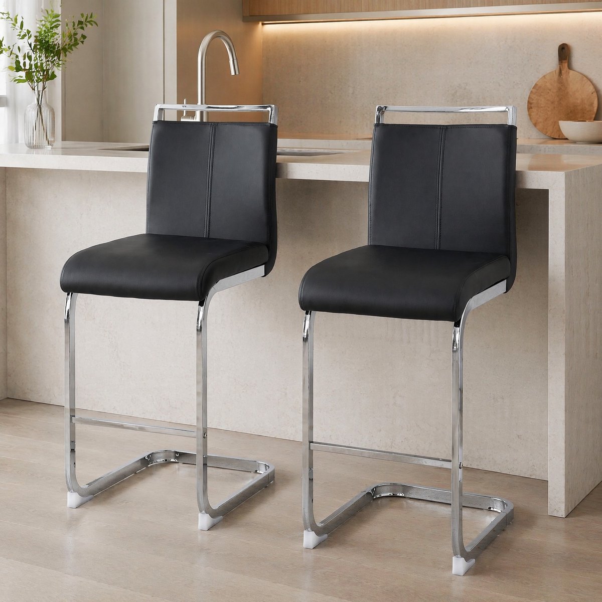 MEUNIQ Barkruk set van 2 met rugleuning, vaste barhoogte 96,5 cm, zwart kunstleer en zilveren metalen onderstel voor keuken, bar of eetruimte