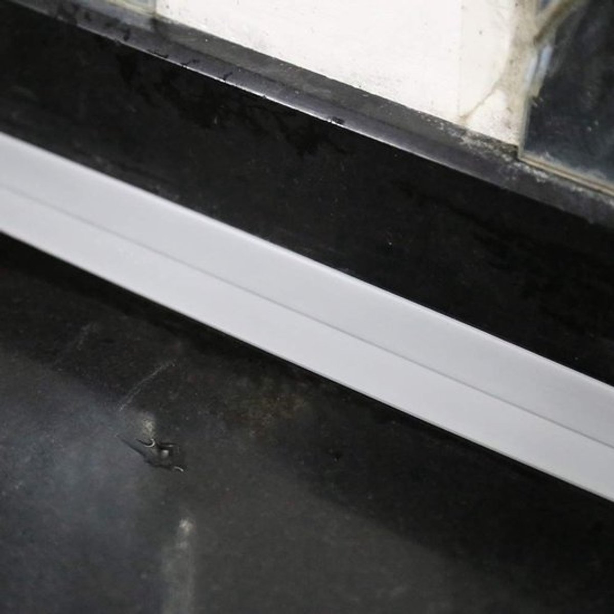 Afdichtband 3,2 m - Zelfklevend - Waterdicht - Schimmelbestendig - Flexibel - PVC Kwaliteit - Afdichtstrip
