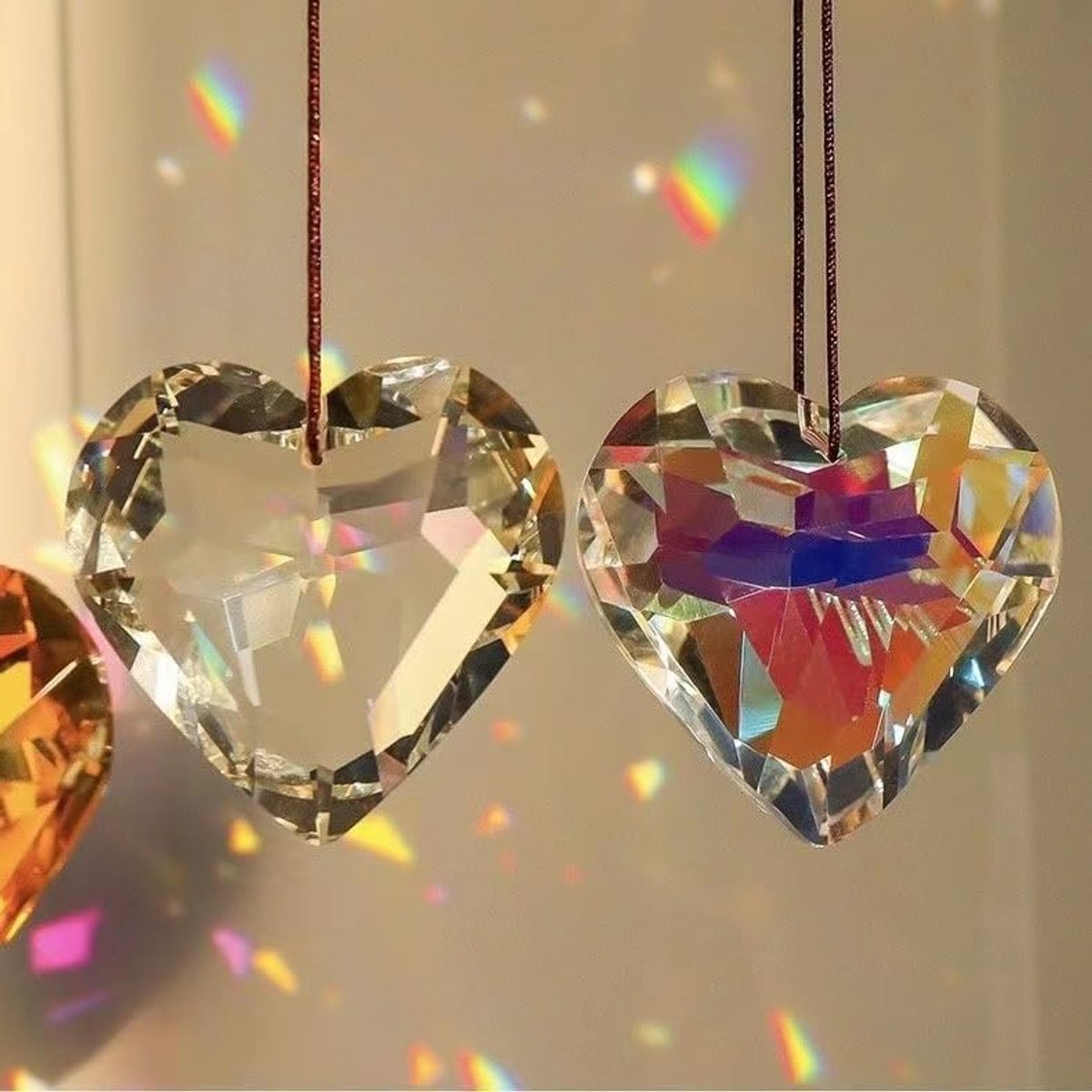 SnelShoppen - 2x Crystal Heart Shaped Sun Catchers - 45mm K9 Kristal Prismen - Regenboog Effecten - Hangende Raamdecoratie voor Huis en Tuin