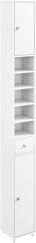 Hoge, smalle witte badkamerkast met twee deuren en een lade, met meerdere open planken.