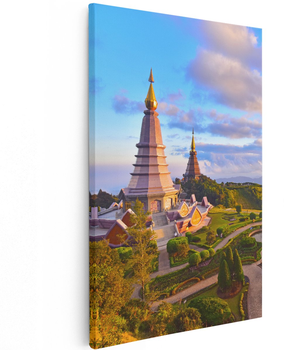 Artaza Canvas Schilderij Pagode Tempels in de Inthanon Berg in Thailand - 120x180 cm - Groot - Wanddecoratie Woonkamer - Schilderijen - Muurdecoratie