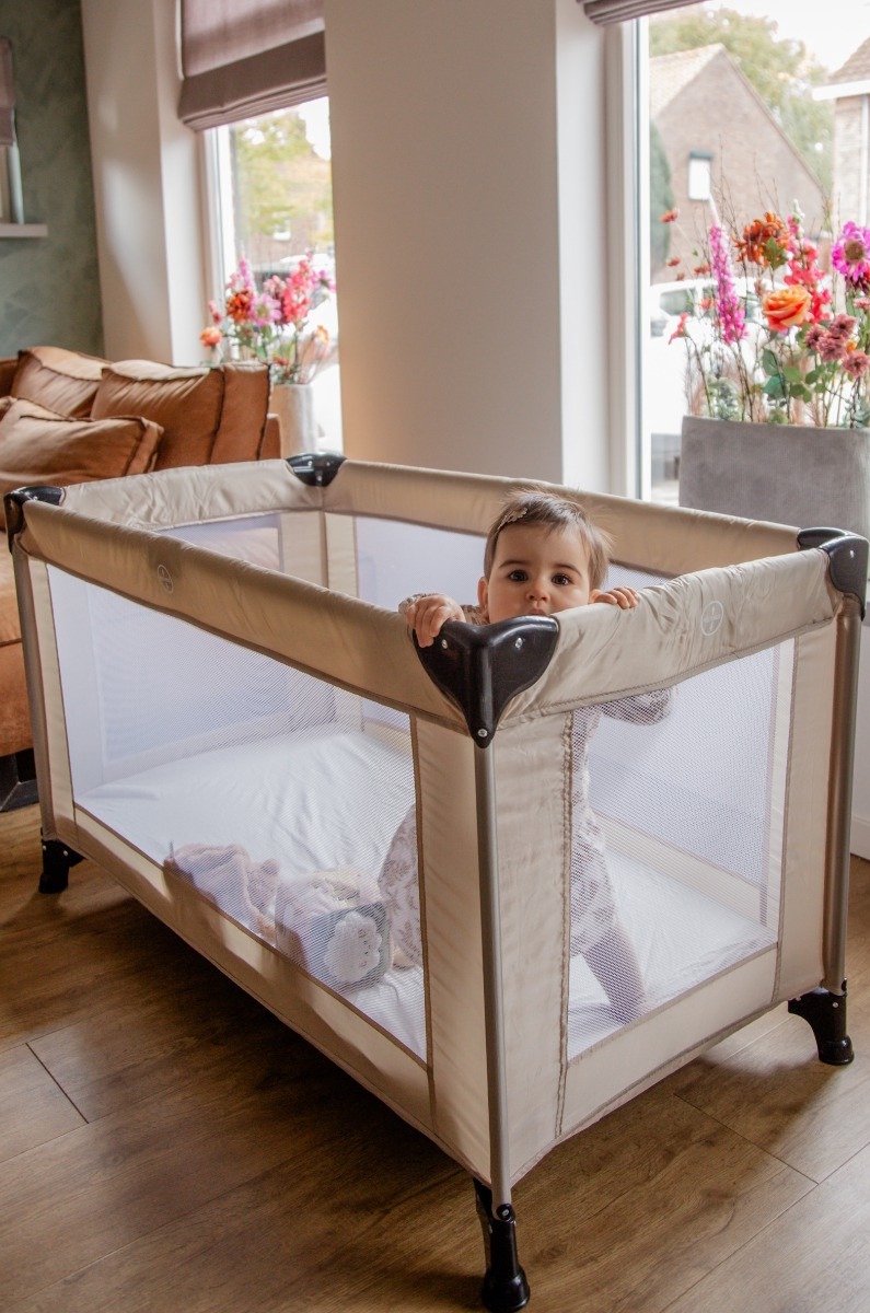 MamaLoes Soof Beige Campingbed + Opvouwbaar Matras in Tas thumbnail 2
