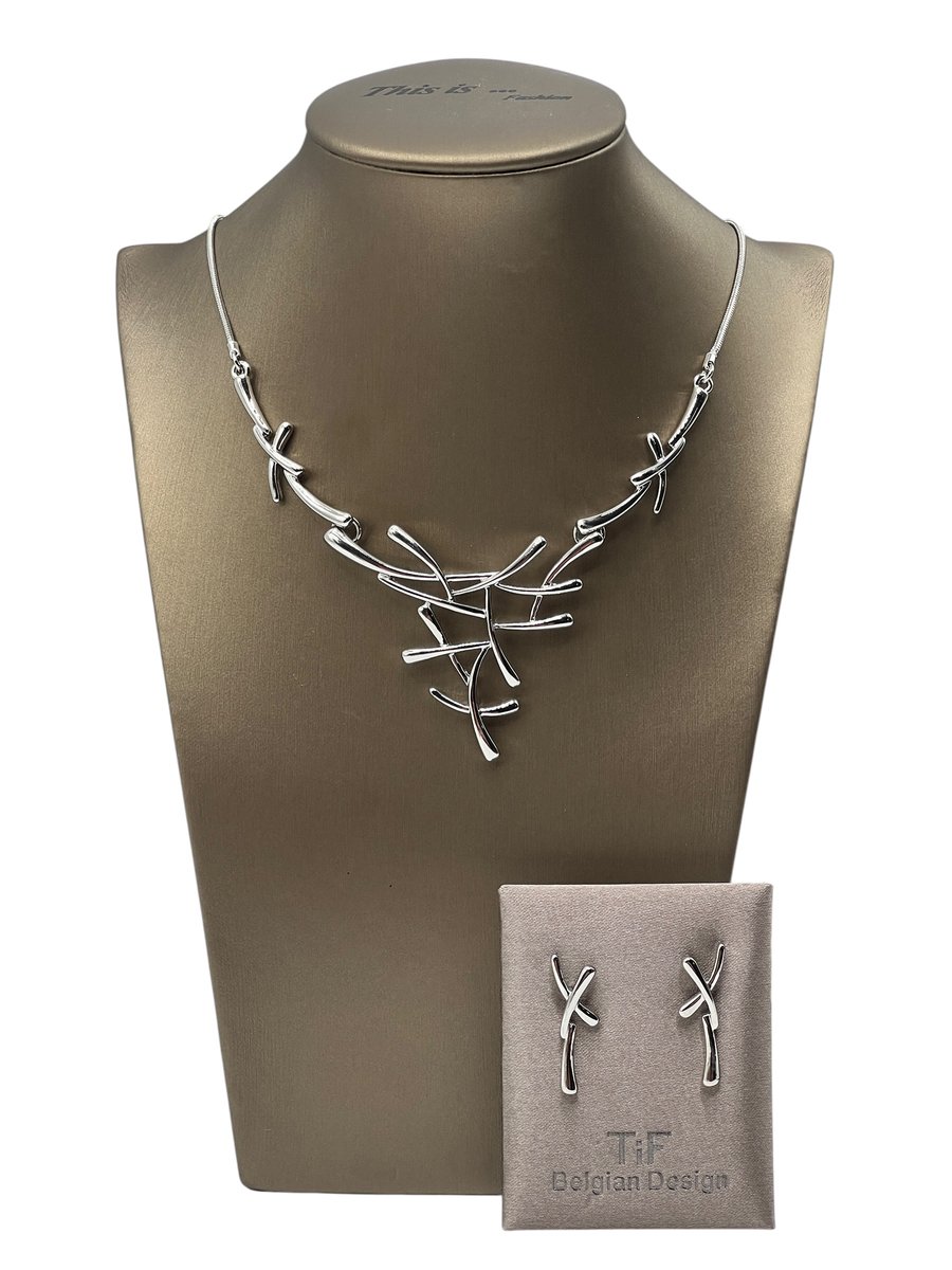 TIF - Sieraden - Sieradenset dames - Halsketting - Oorbellen - Zilver - Verstelbaal 42-47 cm - Geschenkdoos
