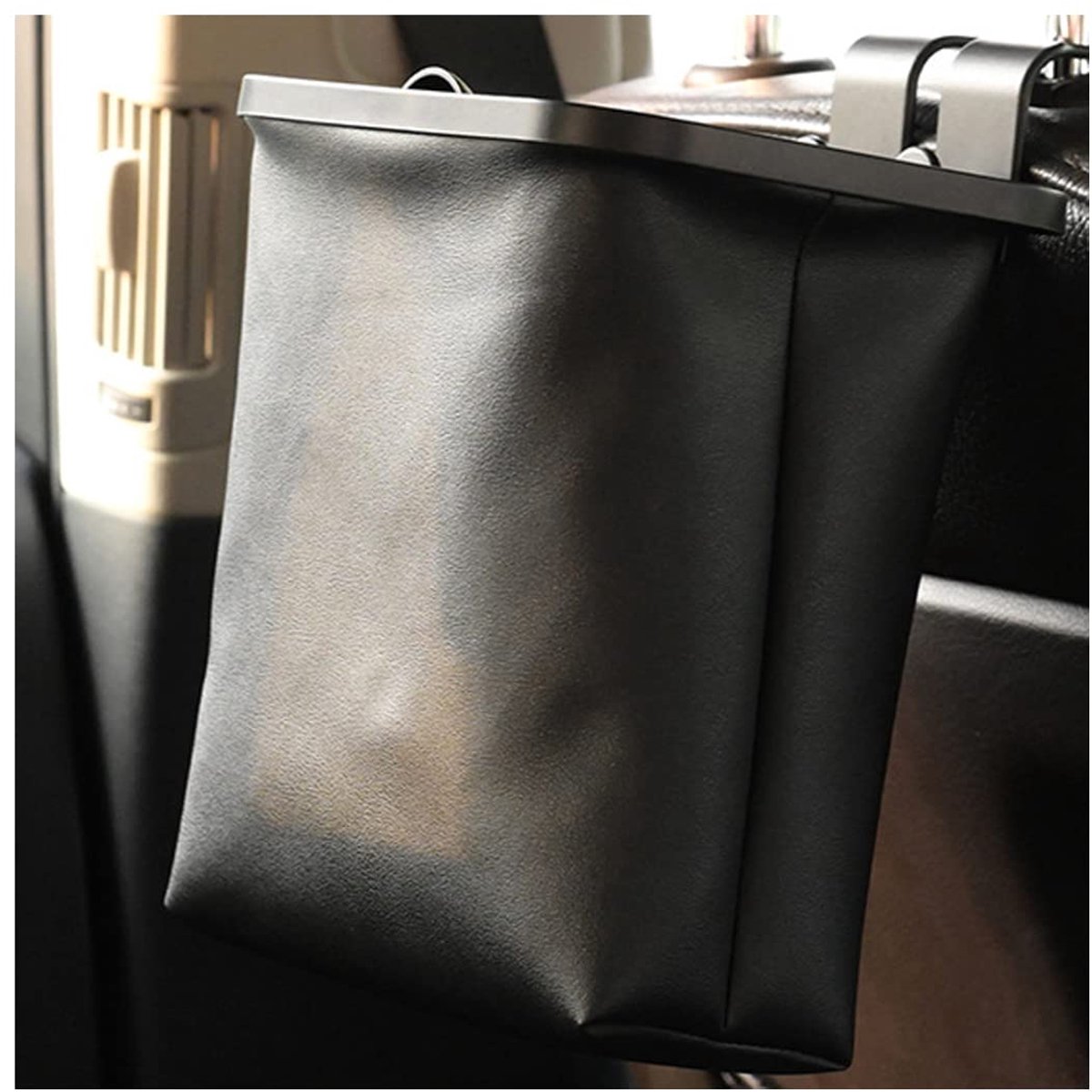 Dailygoods - Waterdicht Afvalemmer - Multifunctioneel voor Auto - Hangerend met Lederen Deksel - Zwart - Voertuigafvalbak - Geschikt voor SUV en Vrach...