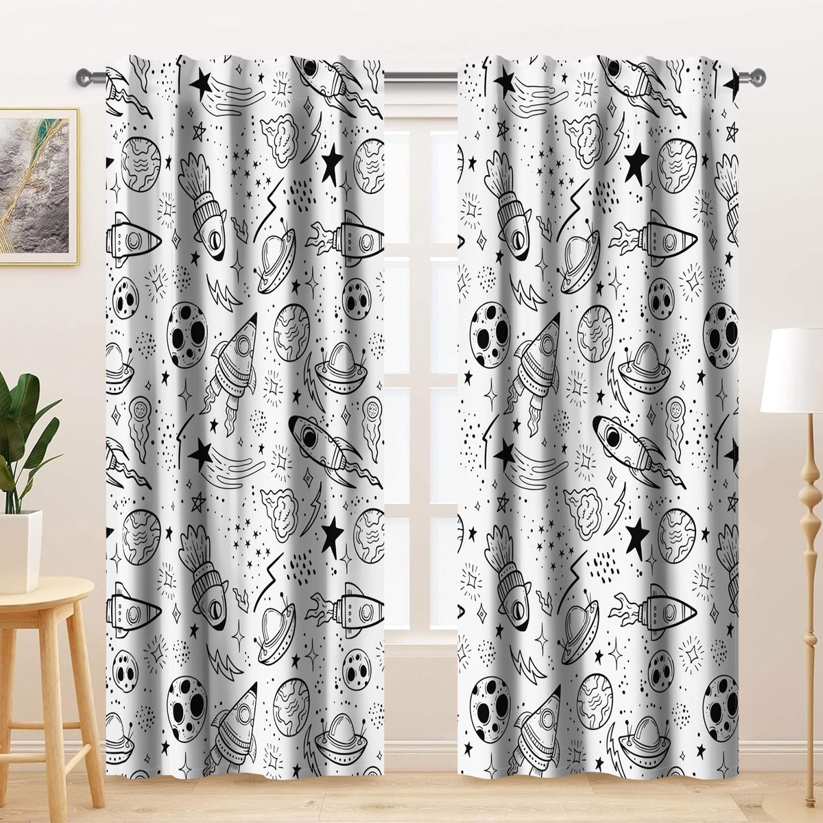 107x160cm Cartoon Gordijnen 2 Panelen, Wit Zwart Buitenruimte Verkennen Planeten Raketten UFO Patronen Rod Pocket Raamgordijnen, Fantasie Decoratie voor Kinderen Jongens Slaapkamer Kinderkamer