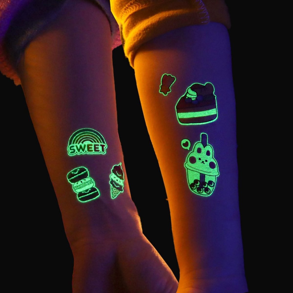 Dailygoods- Tijdelijke Tatoeages Glow in the Dark - Waterdichte Stickers - Dessertontwerpen - Set van 12 Vellen - Niet giftig - Magische effecten - Glow In The Dark Tattoos