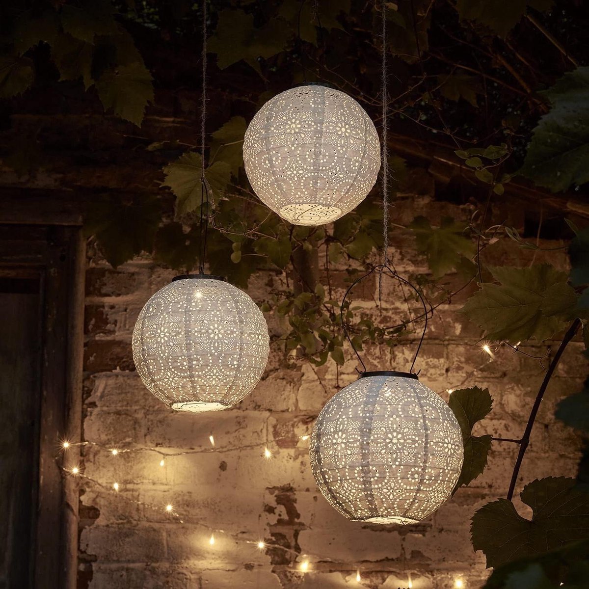 Set Chinese Lantaarns - Decoratieve Verlichting - Tuinfeest Verfraaien - Op Zonne-energie Werking - 30 cm Doorsnee - Wit