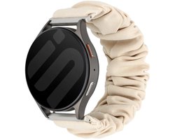 Strap-it Scrunchie Nylon bandje 20mm geschikt voor Samsung Galaxy Watch 7 (40/44mm) / Galaxy Watch 6 (Classic) / Galaxy Watch 5 (Pro) / Galaxy Watch 4 / Watch 3 / Watch FE / Polar Ignite 3-2 / Pacer / Unite / Huawei GT3 - GT2 (Sterrenlicht)