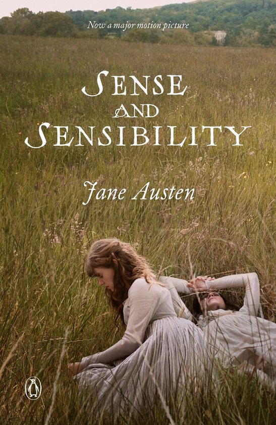 Boek kaft met twee vrouwen in het gras, met de titel 'Sense and Sensibility' en 'Jane Austen'.