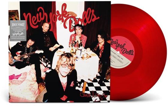 Gereviseerde New York Dolls Cause I Sez So albumhoes met een rode vinylplaat, met vijf bandleden op de hoes en een label dat Rocktober vermeldt.