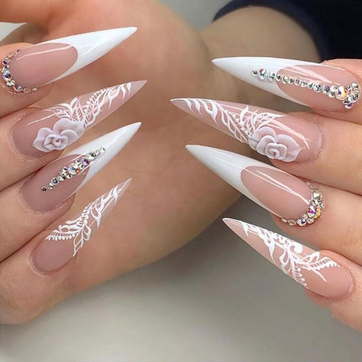 24 stuks stiletto press op nagels, glanzende witte strass-steentjes met roze bloemenmotief voor vrouwen en meisjes