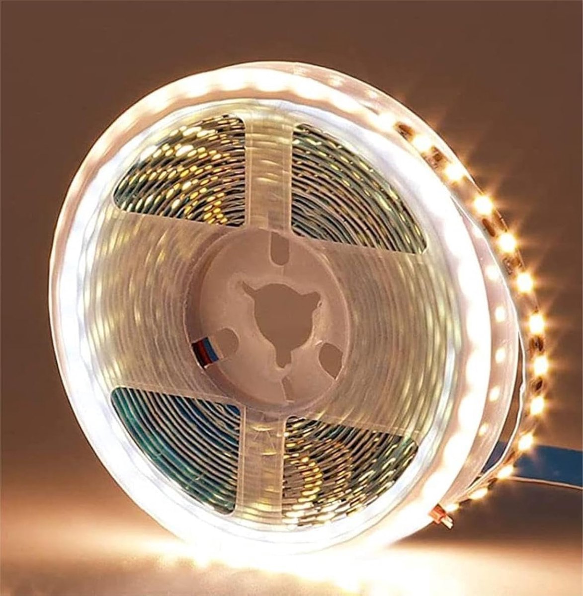 SnelShoppen - LED Strip Light Warm White 5M 300 LEDs SMD5050 Flexibel en Zelfklevend - Ideaal voor Slaapkamer, Keuken, Bars en Feestdecoratie