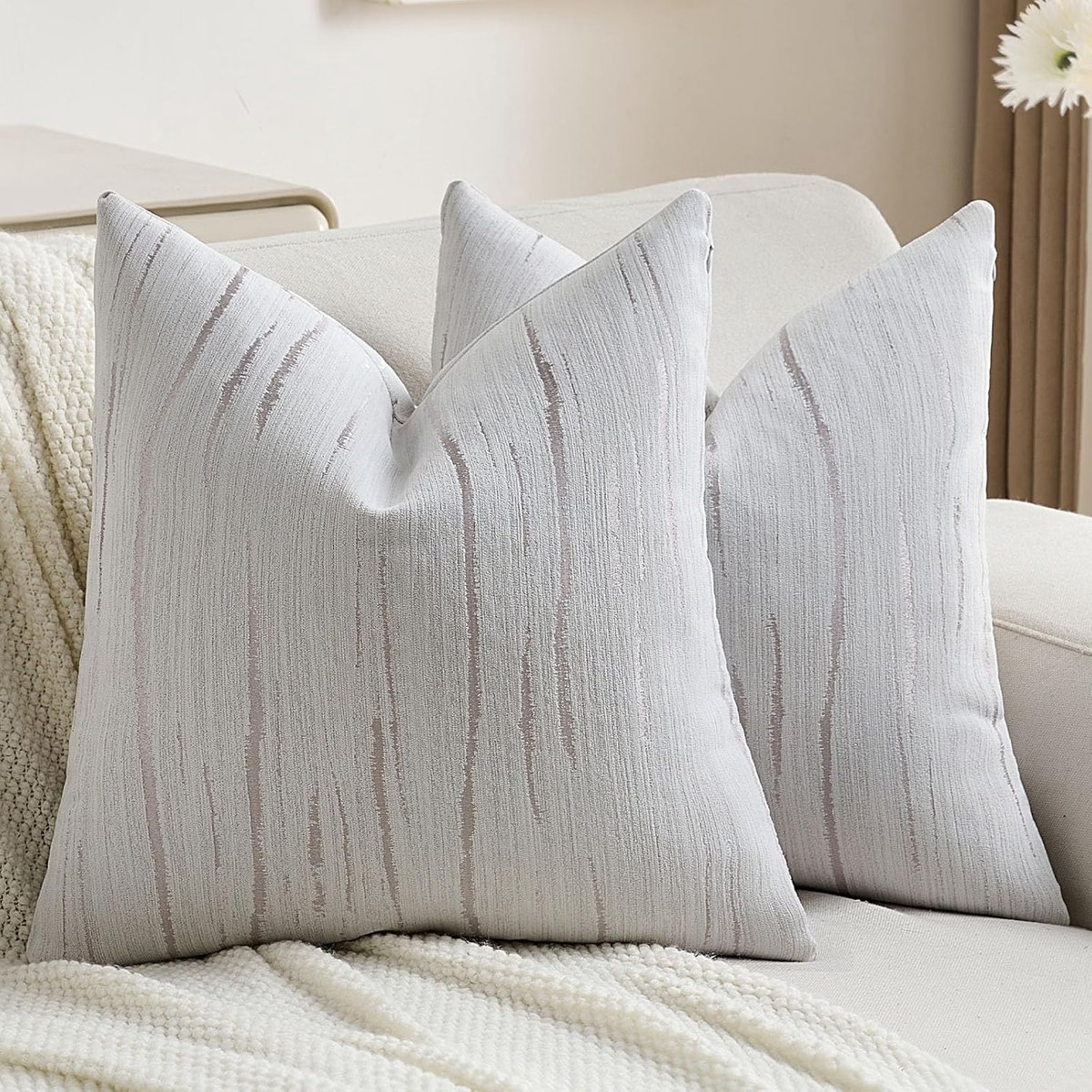 SnelShoppen - Zachte Chenille Sofa Kussenhoezen 60x60 cm, Set van 2 Luxe Decoratieve Kussens met Reliëf en Gestreepte Textuur, Grijs voor Sofa, Bed en