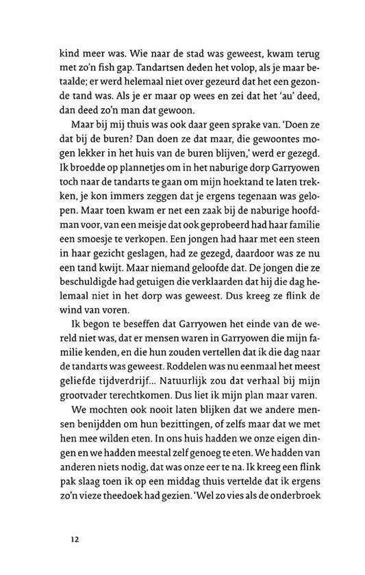 Pagina 12 met tekst over een dorp, tandartsen, en een middag thee.