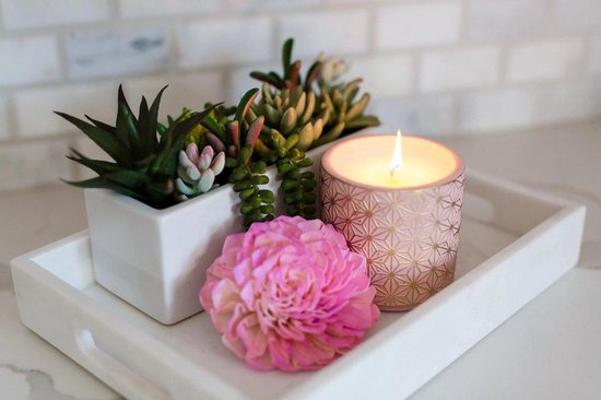 The Soi Company – Garden Terrace Collection – Geurkaars in betonnen pot Pink Magnolia – 425 grammes