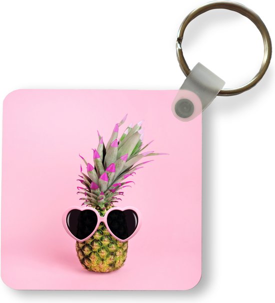 Sleutelhanger - Een ananas roze achtergrond met een zonnebril - Plastic -  Rond -... | bol.com