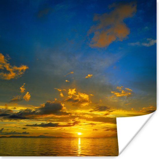 Poster Oranje zonsondergang met blauwe lucht - 75x75 cm