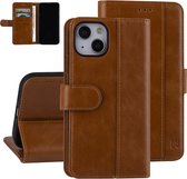 UNIQ Accessory Bruin Pu Leather Book Case Hoesje voor Apple iPhone 13 - Bescherming & Luxe Uitstraling