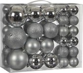 92x stuks kunststof kerstballen zilver 4, 6 en 8 cm