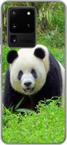 Geschikt voor Samsung Galaxy S20 Ultra hoesje - Panda - Gras - Dier - Siliconen Telefoonhoesje