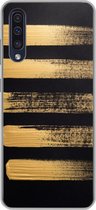 Geschikt voor Samsung Galaxy A50 hoesje - Patroon van gouden verf op een zwarte achtergrond - Siliconen Telefoonhoesje