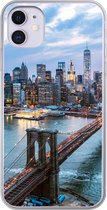 Geschikt voor iPhone 11 hoesje - New York - Skyline - Brug - Siliconen Telefoonhoesje