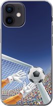 Geschikt voor iPhone 12 hoesje - Een illustratie van een keeper die de voetbal tegenhoudt - Jongetje - Meisjes - Kind - Siliconen Telefoonhoesje