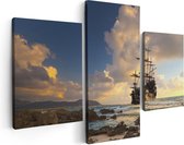 Artaza Canvas Schilderij Drieluik Piratenschip aan de Kust bij Zonsondergang - 90x60 - Foto Op Canvas - Canvas Print
