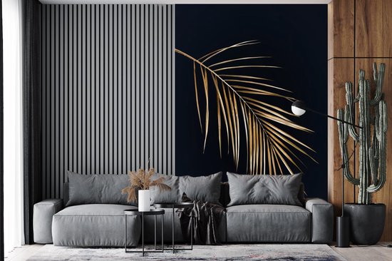 Papier peint photo peint photo Portrait de feuilles d'or - Feuille d' or avec des lames sur fond noir fotobehang vinyle largeur 145 cm x hauteur 220 cm - Impression photo sur papier peint vinyle (existe en 7 tailles) - chambre/salon/bureau
