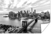 Poster Skyline van New York met de Brooklyn Bridge - zwart wit - 90x60 cm