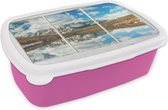 Broodtrommel Roze - Lunchbox - Brooddoos - Doorkijk - Bergen - Water - 18x12x6 cm - Kinderen - Meisje