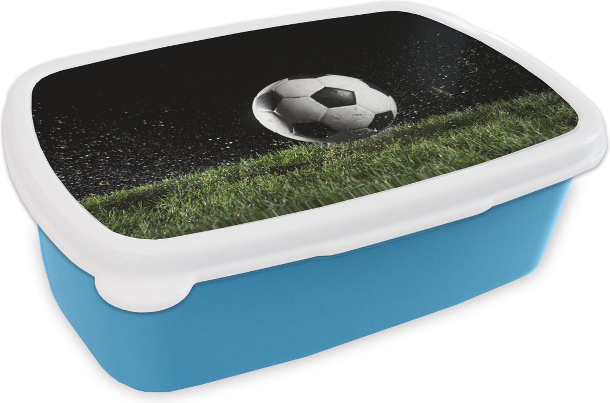Broodtrommel Blauw - Lunchbox - Brooddoos - Voetbal in het gras - 18x12x6  cm -... | bol