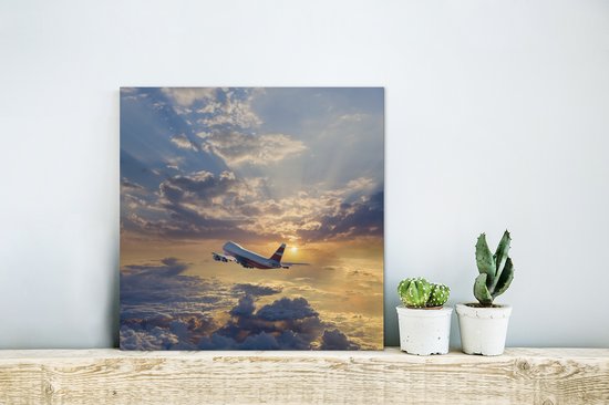 Un avion volant dans le ciel avec des rayons de soleil Aluminium 20x20 cm - petit - Tirage photo sur aluminium (décoration murale en métal)