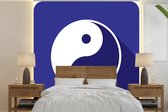 Papier peint photo vinyle - Une illustration d'un logo Yin et Yang bleu foncé largeur 280 cm x hauteur 280 cm - Tirage photo sur papier peint (disponible en 7 tailles)