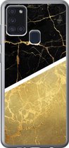 Geschikt voor Samsung Galaxy A21s hoesje - Marmer print - Zwart - Goud - Siliconen Telefoonhoesje