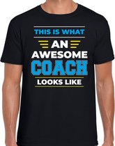 An awesome coach / een geweldige coach cadeau t-shirt zwart - heren -  kado shirt  / verjaardag cadeau / bedankje 2XL