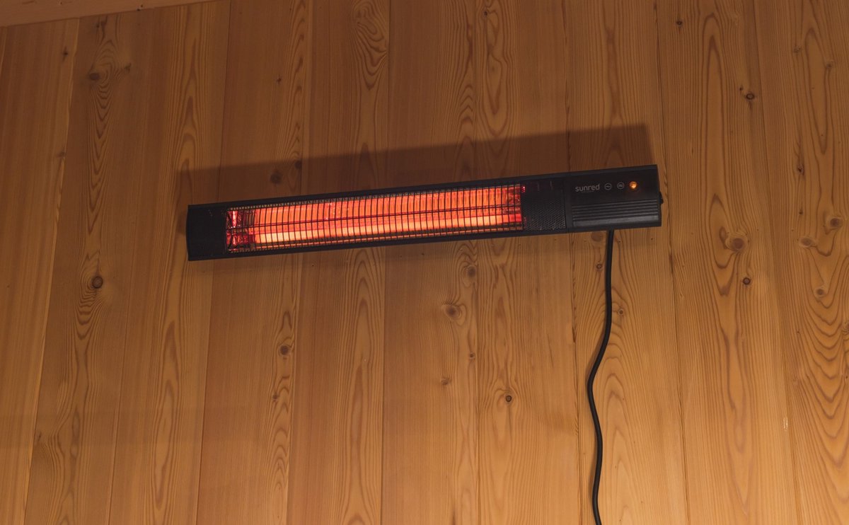 Sunred Dark 2000 W - Wall-mounted Patio Heater - Black + Cover