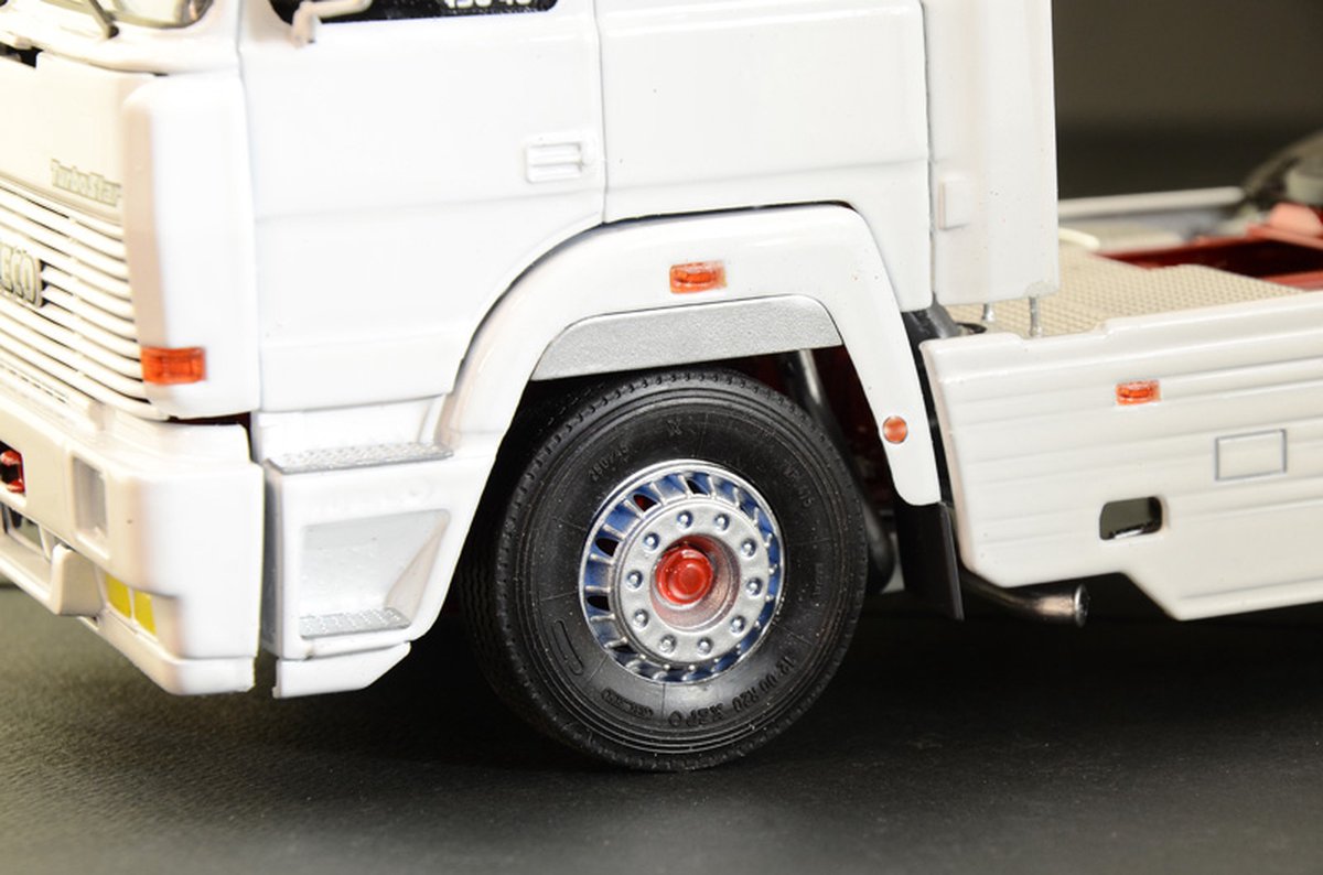 Italeri 3926S - 1:24 IVECO Turbostar 190.48 Special - Modelbouw